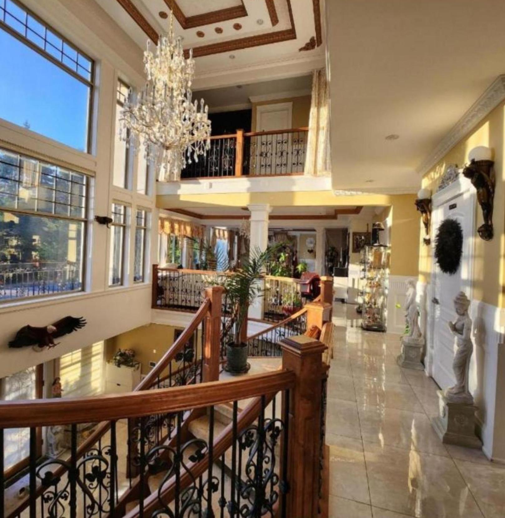 Empress Madani Palace Hotel Surrey Exterior photo
